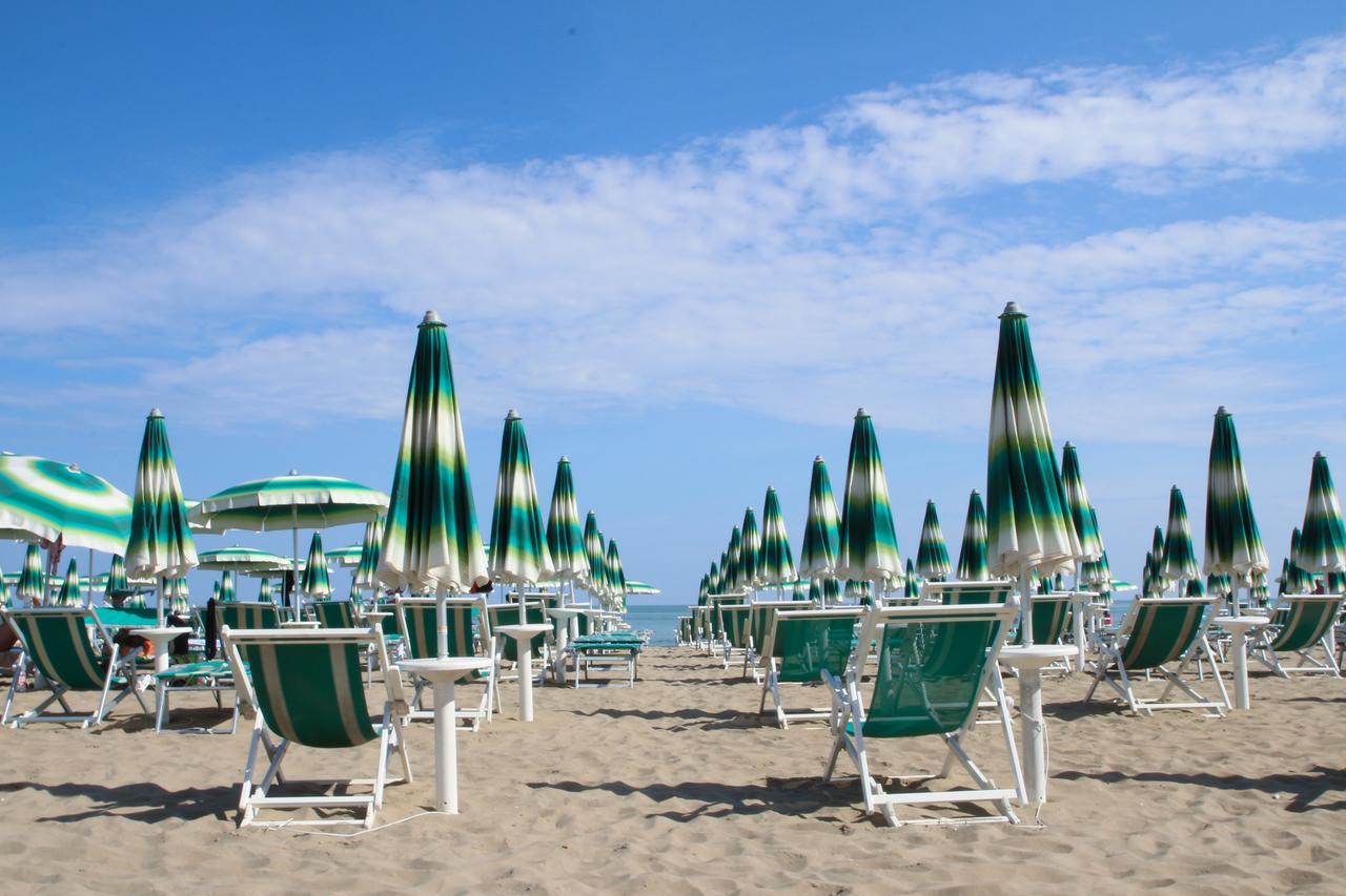 Hotel Arena Lido di Jesolo Exterior photo